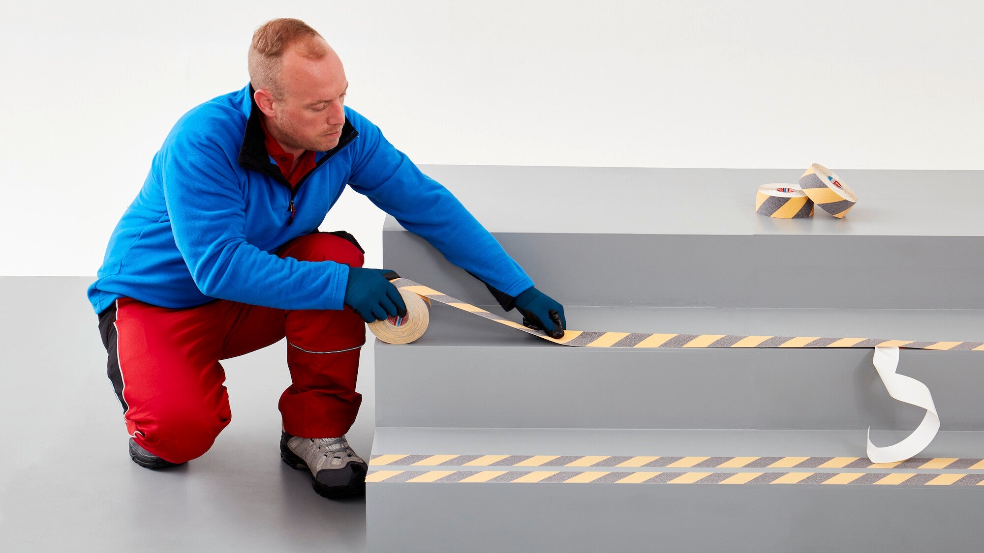 tesa® Professional 65538PRO tesa® 60951 Professionele antisliptape (zwart/geel) - Duopro.nl