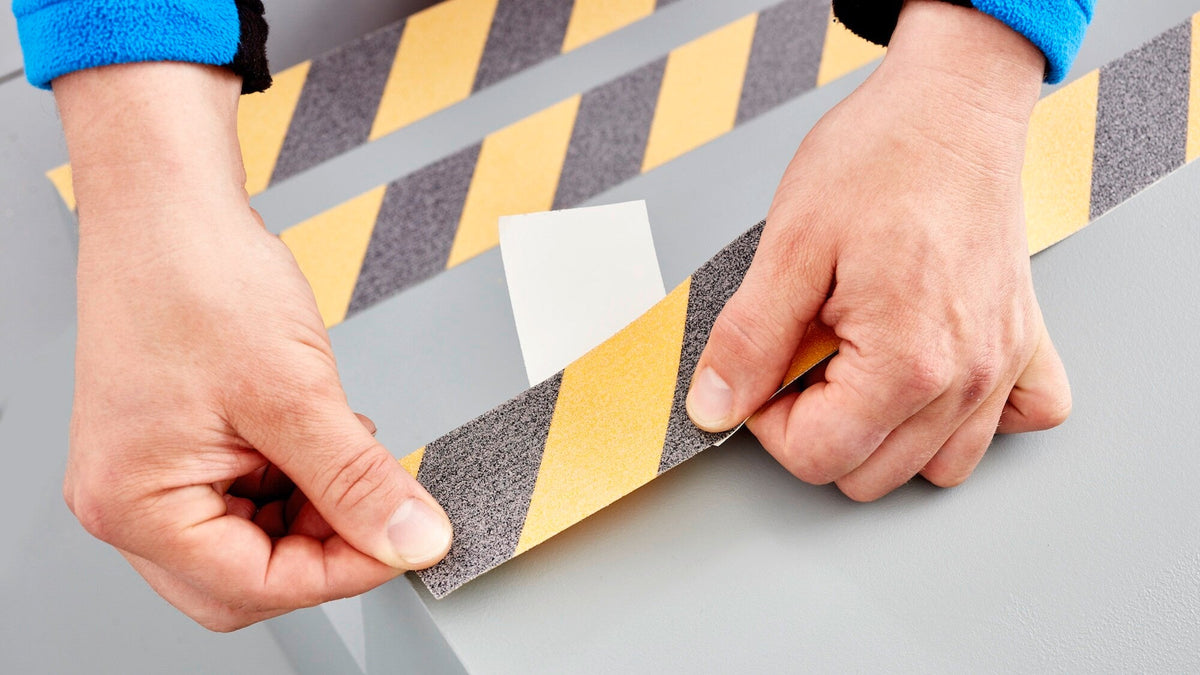 tesa® Professional 65538PRO tesa® 60951 Professionele antisliptape (zwart/geel) - Duopro.nl