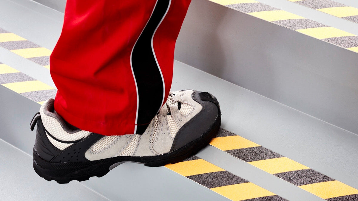 tesa® Professional 65538PRO tesa® 60951 Professionele antisliptape (zwart/geel) - Duopro.nl