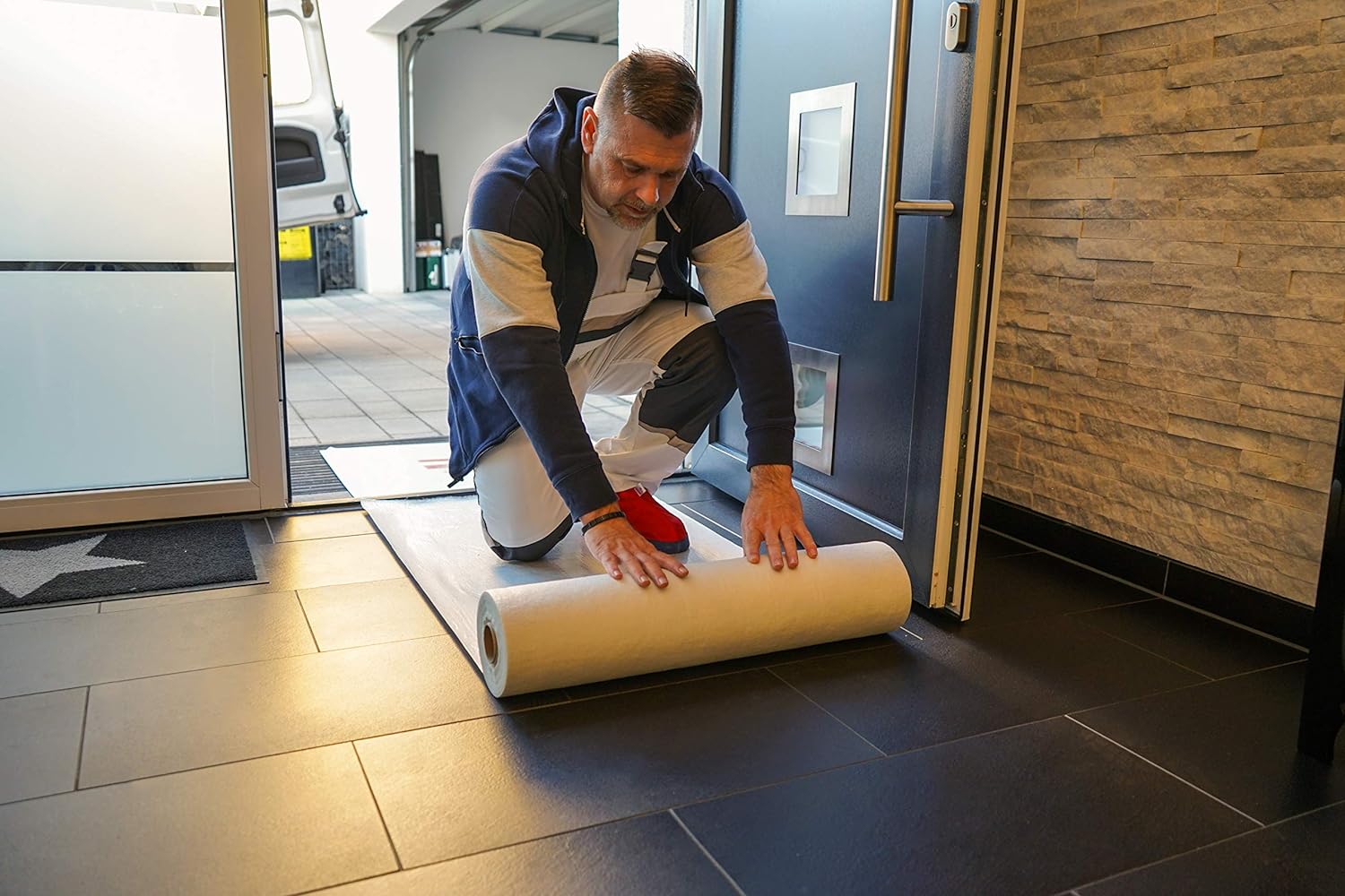 BFH-75 Zelfklevende beschermfolie wit, harde ondergrond (voor een scherpe pallet prijs, mail/app/bel) - Duopro.nl