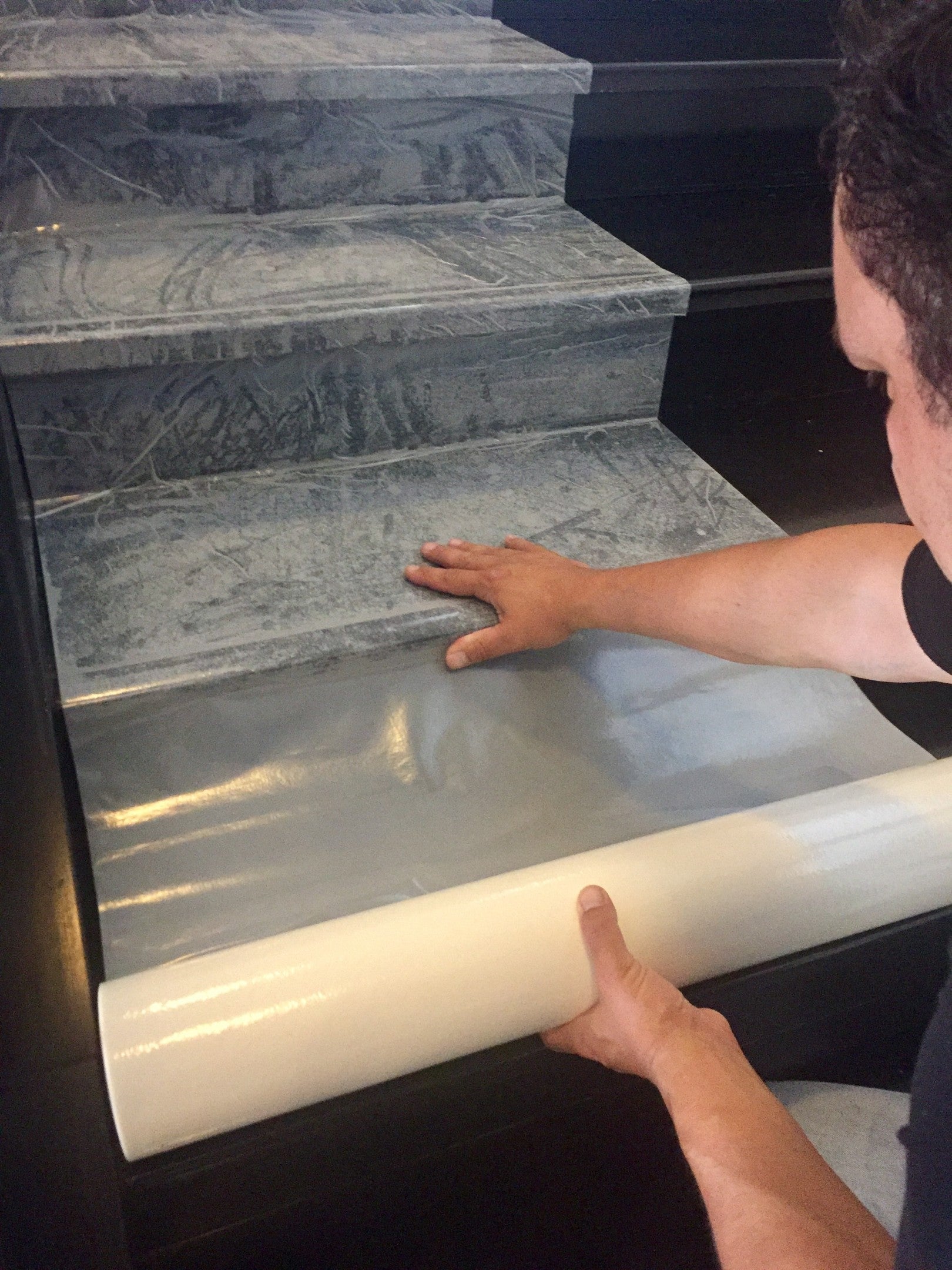 BFH-75 Zelfklevende beschermfolie wit, harde ondergrond (voor een scherpe pallet prijs, mail/app/bel) - Duopro.nl